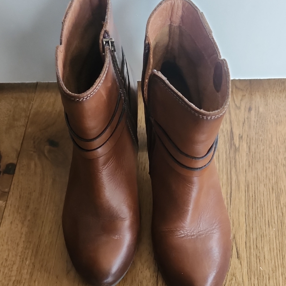PIKOLINOS Tan Leather Ankle Booties